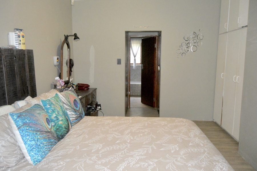 3 Bedroom Property for Sale in Sandbaai Western Cape